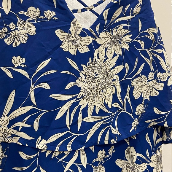 Gorgeous DEX blue flutter sleeve lined maxi dress - Picture 4 of 10